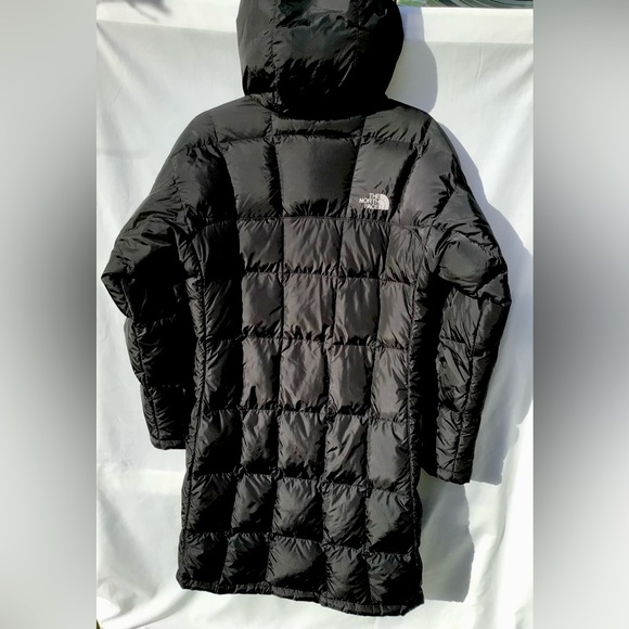 North Face Long Black Winter Coat Size M - Picture 3 of 4